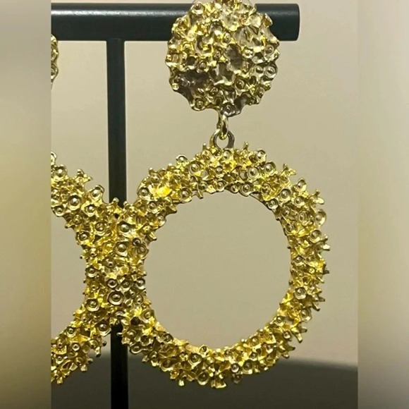 Fashion drop large statement earrings goldtone - Picture 3 of 7